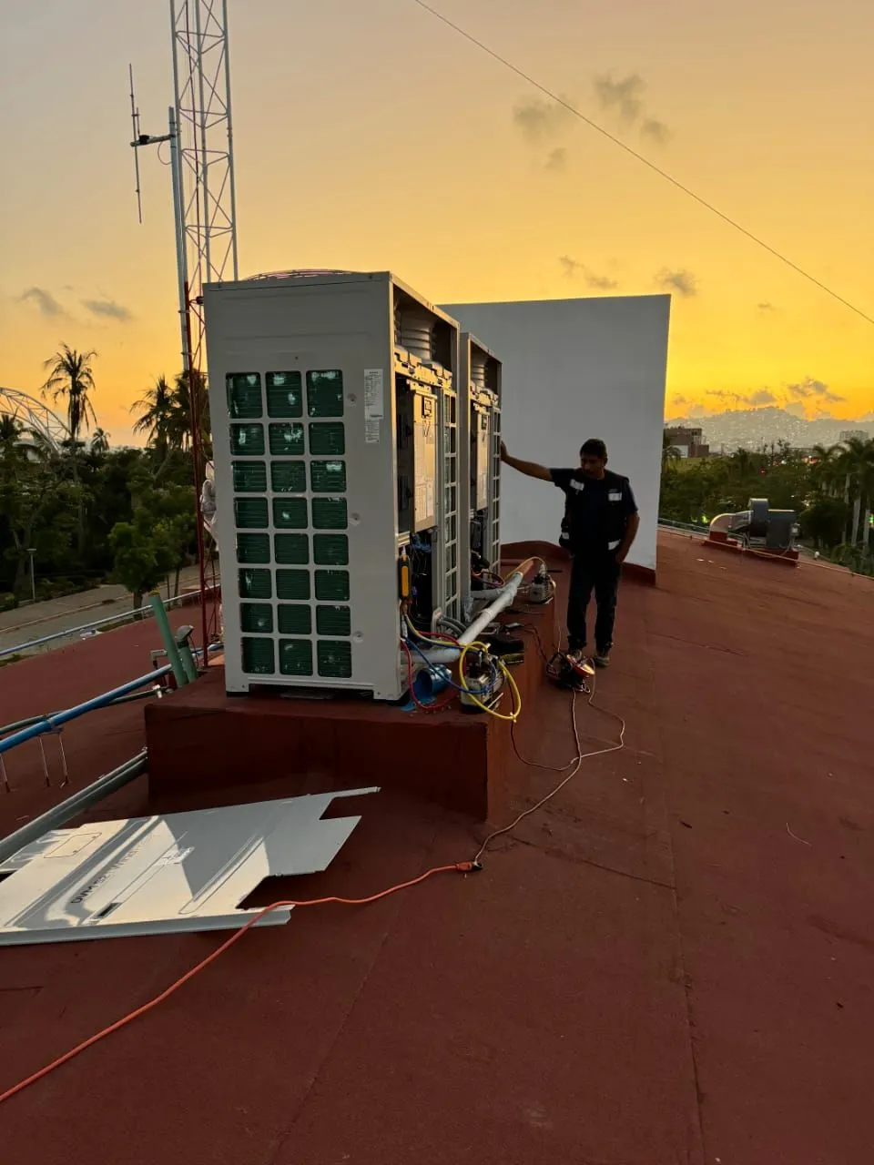 Sistema VRF en pruebas de arranque en una azotea